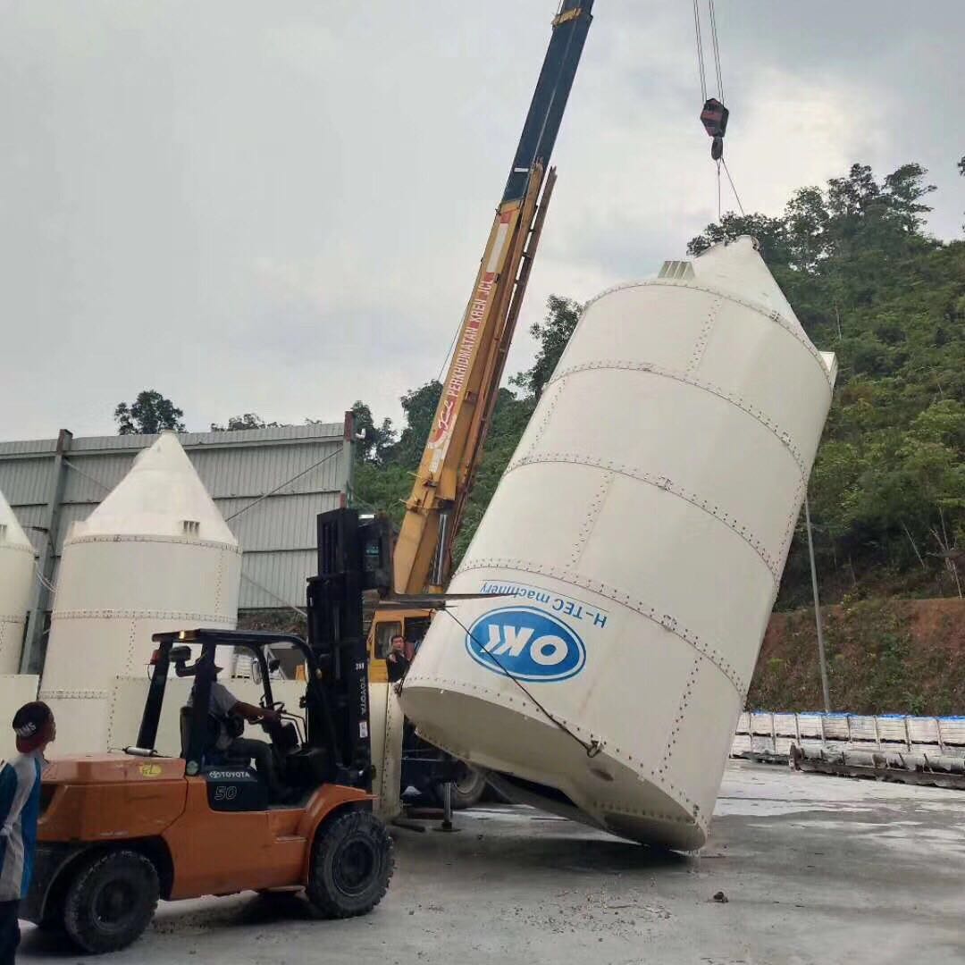 Silo de cimento 50t sob a instalação em malaysia